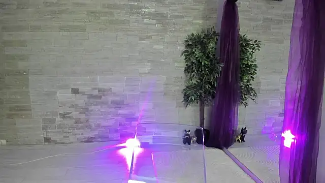 boobzilla  online show from February 2, 5:50 am