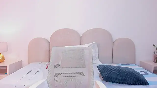 Snapshot of najwa__ chatting on December 4, 3:49 am najwa online show from December 4, 3:49 am