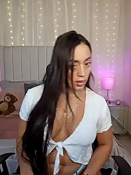 Snapshot of AriadnaTaylor chatting on April 24, 6:43 pm AriadnaTaylor online show from April 24, 6:43 pm