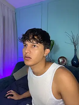 Leo Savage  online show from March 22, 3:32 am