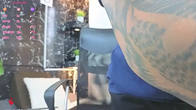 Alexander ferre online show from April 4, 1:19 pm