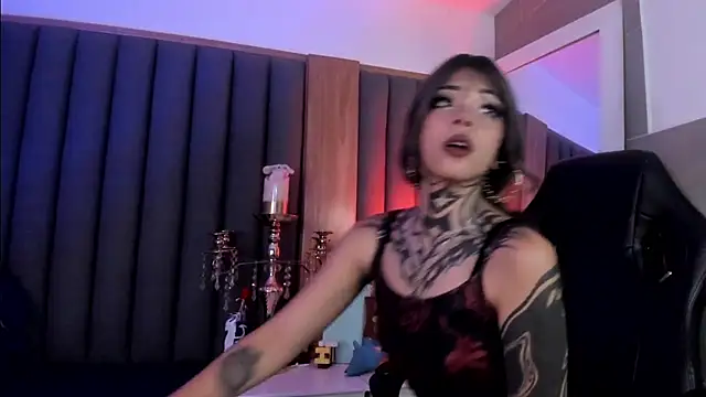 misstomie  online show from March 27, 6:41 am