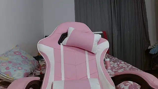 Snapshot of AntonellaCute_ab chatting on October 28, 12:36 am AntonellaCute ab online show from October 28, 12:36 am