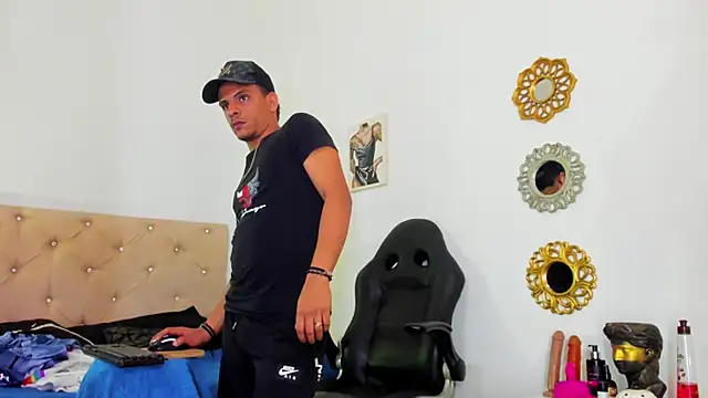  Tarekk  online show from October 19, 9:26 pm