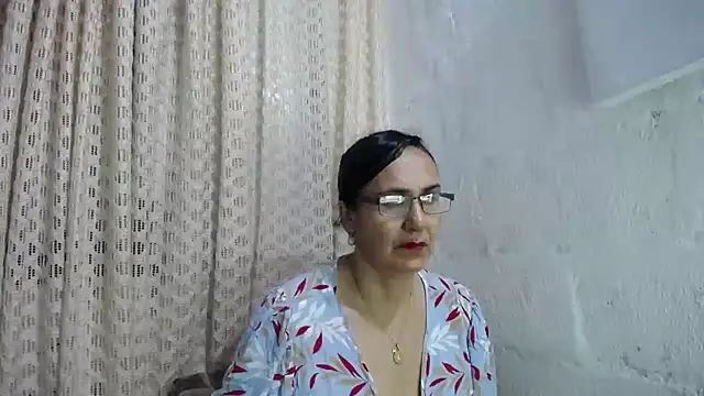 gabbyparker  online show from November 11, 9:53 am