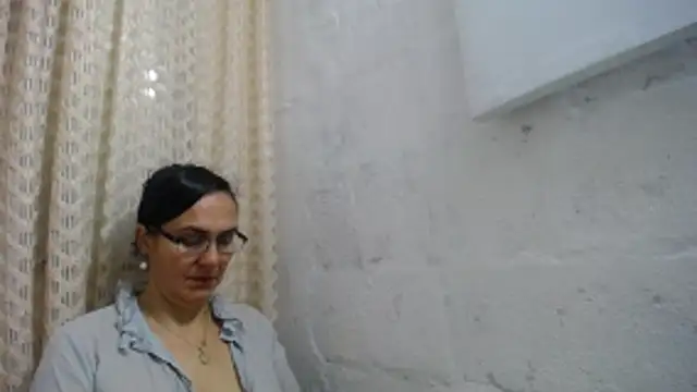 gabbyparker  online show from December 18, 9:59 am