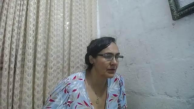 gabbyparker  online show from May 10, 10:09 am
