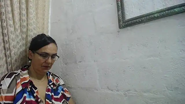 gabbyparker  online show from June 2, 8:05 am
