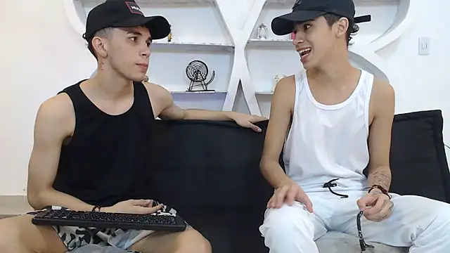 THREE GUYS HOT online show from November 25, 7:25 pm