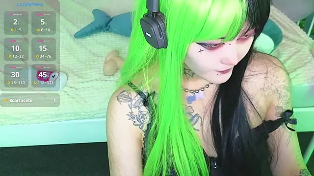 Snapshot of GothXRaven chatting on November 7, 4:07 pm GothXRaven online show from November 7, 4:07 pm