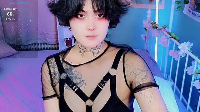 Snapshot of GothXRaven chatting on November 8, 12:49 pm GothXRaven online show from November 8, 12:49 pm