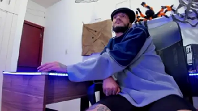 Snapshot of dex_55 chatting on October 28, 12:58 am dex 55 online show from October 28, 12:58 am