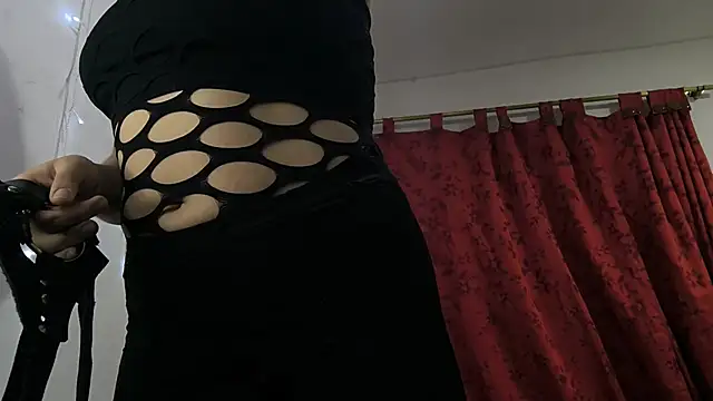 Snapshot of femdomroom chatting on June 29, 5:35 am femdomroom online show from June 29, 5:35 am