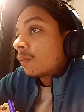 Snapshot of deny2442 chatting on November 13, 2:21 am deny2442 online show from November 13, 2:21 am