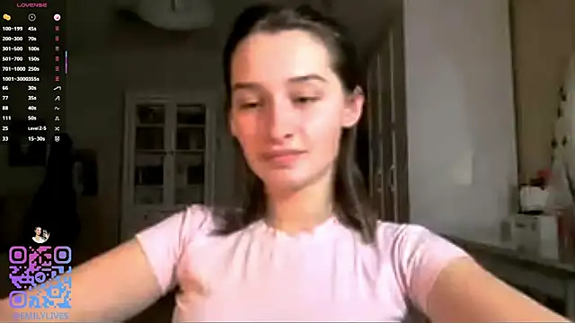 Snapshot of DarlineBrustera chatting on December 4, 2:48 pm DarlineBrustera online show from December 4, 2:48 pm