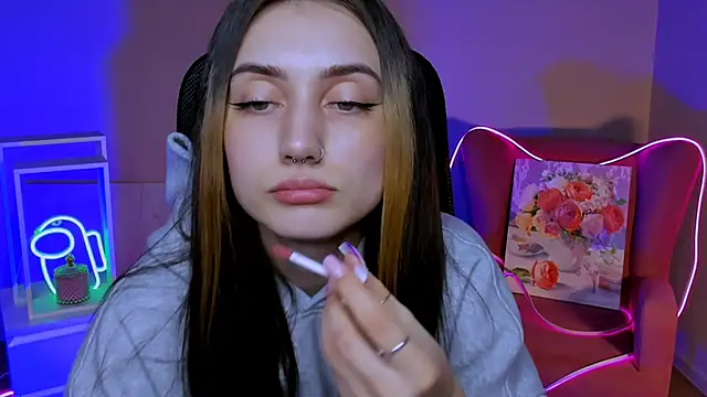 olivianorton online show from November 12, 3:45 pm