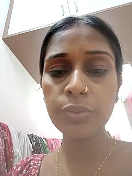 hotshreya69 online show from October 28, 7:45 am