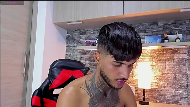 Snapshot of Theimperialboys_ chatting on September 28, 2:06 am Theimperialboys online show from September 28, 2:06 am