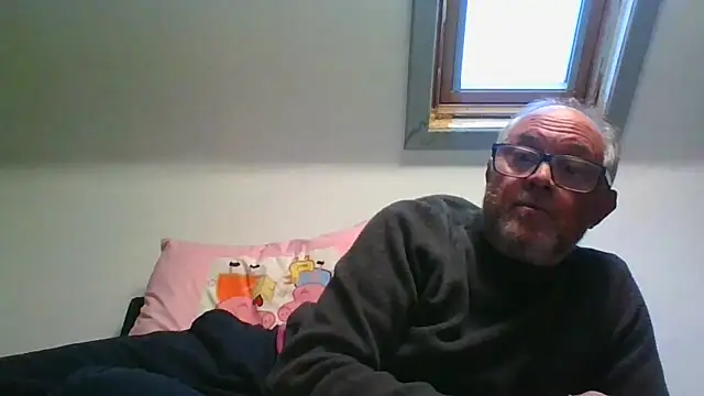 Snapshot of naughtygrandad1 chatting on May 1, 7:29 pm naughtygrandad1 online show from May 1, 7:29 pm