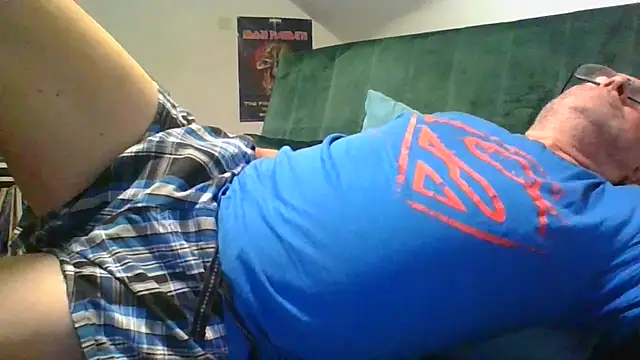 Snapshot of naughtygrandad1 chatting on May 17, 9:33 pm naughtygrandad1 online show from May 17, 9:33 pm