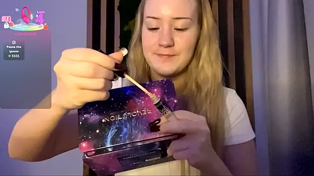 PandaFluff online show from November 10, 4:17 pm