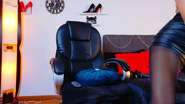 JadeClifford online show from November 20, 8:30 pm