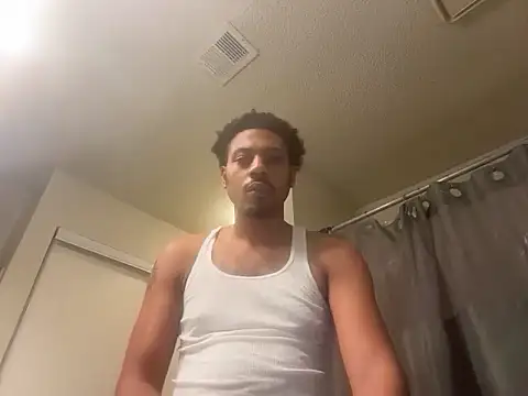 Snapshot of Yungandhungd chatting on December 14, 5:18 pm Yungandhungd online show from December 14, 5:18 pm