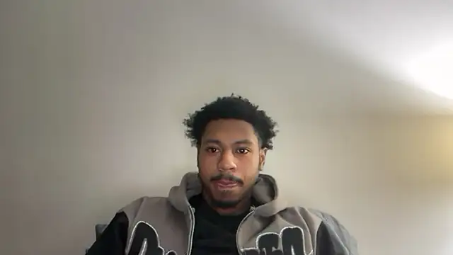 Snapshot of Yungandhungd chatting on February 2, 6:23 am Yungandhungd online show from February 2, 6:23 am