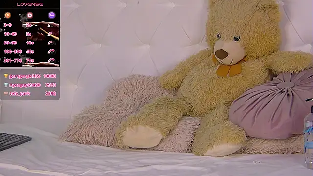 Snapshot of IsisQueen chatting on October 27, 3:16 pm IsisQueen online show from October 27, 3:16 pm