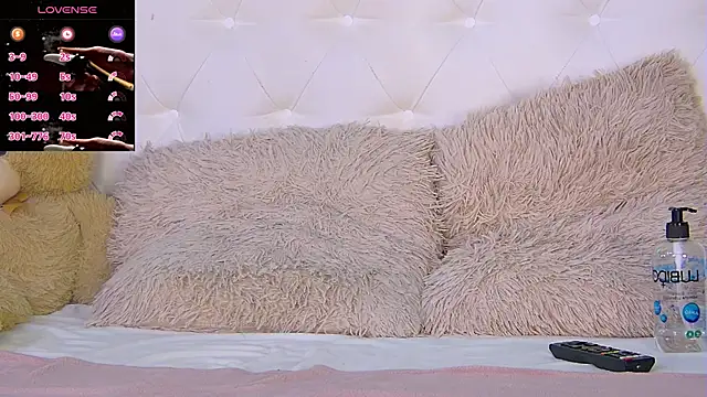 Snapshot of IsisQueen chatting on November 3, 3:13 pm IsisQueen online show from November 3, 3:13 pm