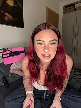 Snapshot of OliviaaFischer chatting on May 12, 7:00 pm OliviaaFischer online show from May 12, 7:00 pm