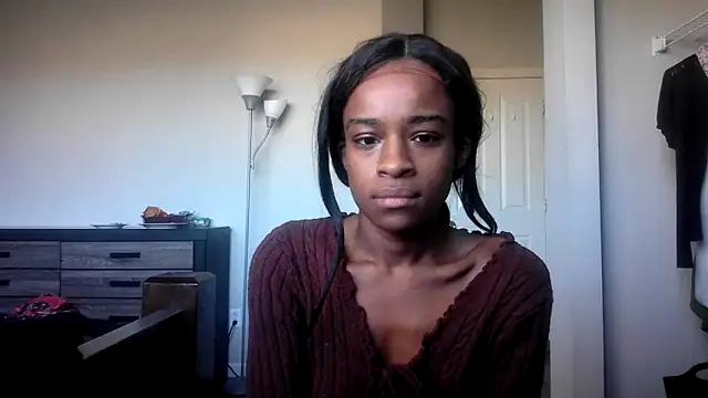 Marlowlovee online show from October 15, 3:23 pm