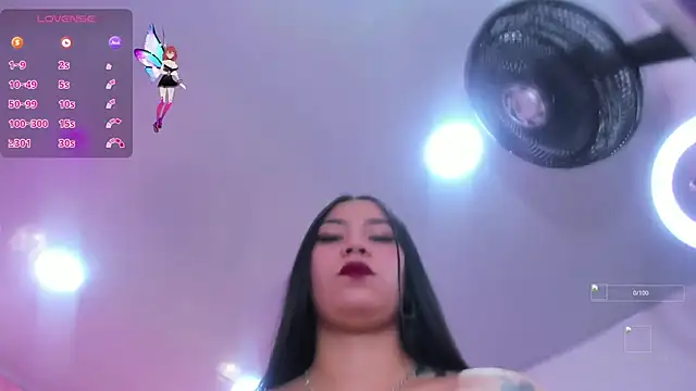 Snapshot of _laaura_ chatting on October 4, 7:23 pm laaura online show from October 4, 7:23 pm