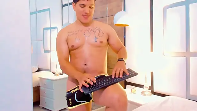 RaymondMorris online show from October 16, 6:03 am