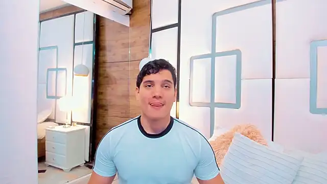 RaymondMorris online show from October 21, 5:46 pm