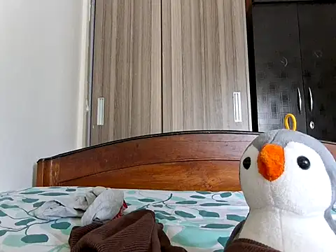 COme8989 online show from April 7, 7:09 am