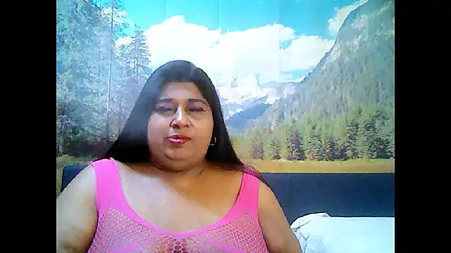 indianhoney694u online show from October 24, 5:31 pm