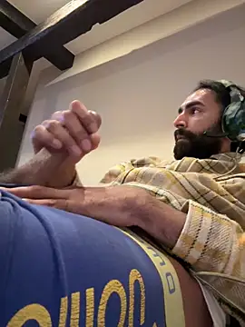 Snapshot of SergioGarcia93 chatting on December 20, 12:29 am SergioGarcia93 online show from December 20, 12:29 am