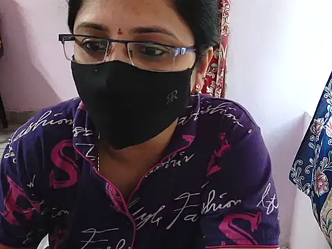 Snapshot of jannu6482 chatting on November 27, 7:32 am jannu6482 online show from November 27, 7:32 am