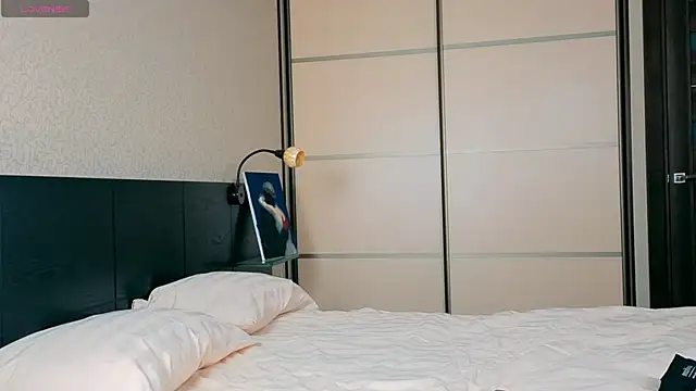 Snapshot of Hazel_Reed chatting on October 10, 7:13 pm Hazel Reed online show from October 10, 7:13 pm