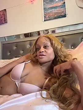 Snapshot of Angelbunnyy chatting on February 16, 11:23 pm Angelbunnyy online show from February 16, 11:23 pm