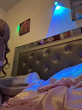 Snapshot of Angelbunnyy chatting on February 20, 1:33 pm Angelbunnyy online show from February 20, 1:33 pm