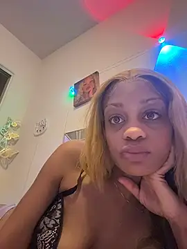 Snapshot of Angelbunnyy chatting on February 22, 7:40 am Angelbunnyy online show from February 22, 7:40 am