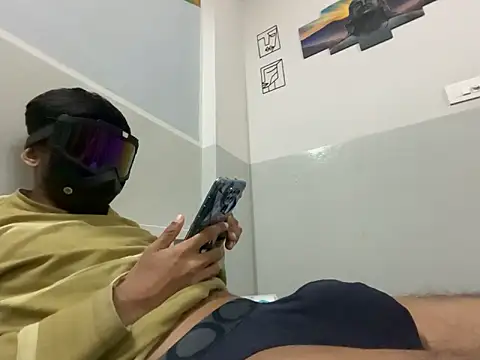 Snapshot of monster_fuck chatting on November 12, 11:32 am monster fuck online show from November 12, 11:32 am