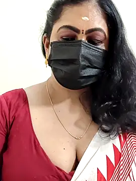 Snapshot of Sweetie_swetha37 chatting on February 11, 6:24 pm Sweetie swetha37 online show from February 11, 6:24 pm