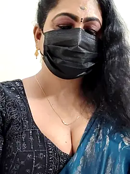 Snapshot of Sweetie_swetha37 chatting on February 22, 3:21 pm Sweetie swetha37 online show from February 22, 3:21 pm