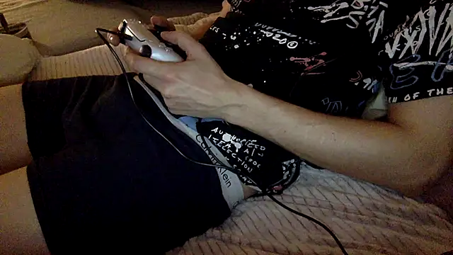 Breezydicksn online show from October 16, 4:35 am