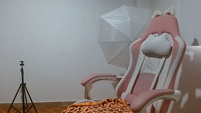 Crystal Star  online show from December 15, 10:03 pm