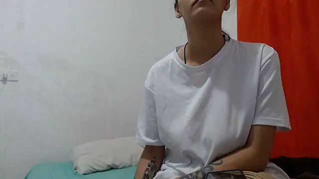 Snapshot of Crystal_Star_ chatting on February 3, 2:33 pm Crystal Star online show from February 3, 2:33 pm