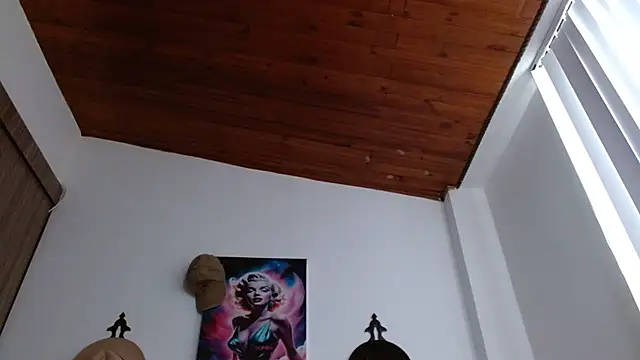 Snapshot of Crystal_Star_ chatting on February 15, 11:52 am Crystal Star online show from February 15, 11:52 am